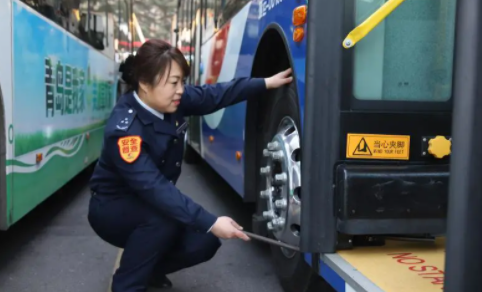 熱議 | 公交車事故多地頻發(fā)，如何規(guī)避？“智驅(qū)公交”保障出行安全