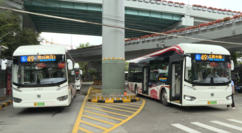 紫外線消毒，車門防夾……上海黃浦49路公交車多項(xiàng)高科技加持